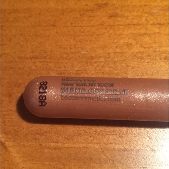 BECCA Glow Gloss Lip Gloss 💋 - Picture 4 of 9